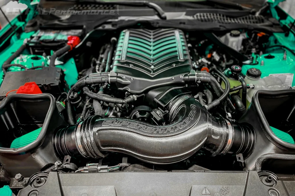 یک خودروی دارای سوپرشارژر