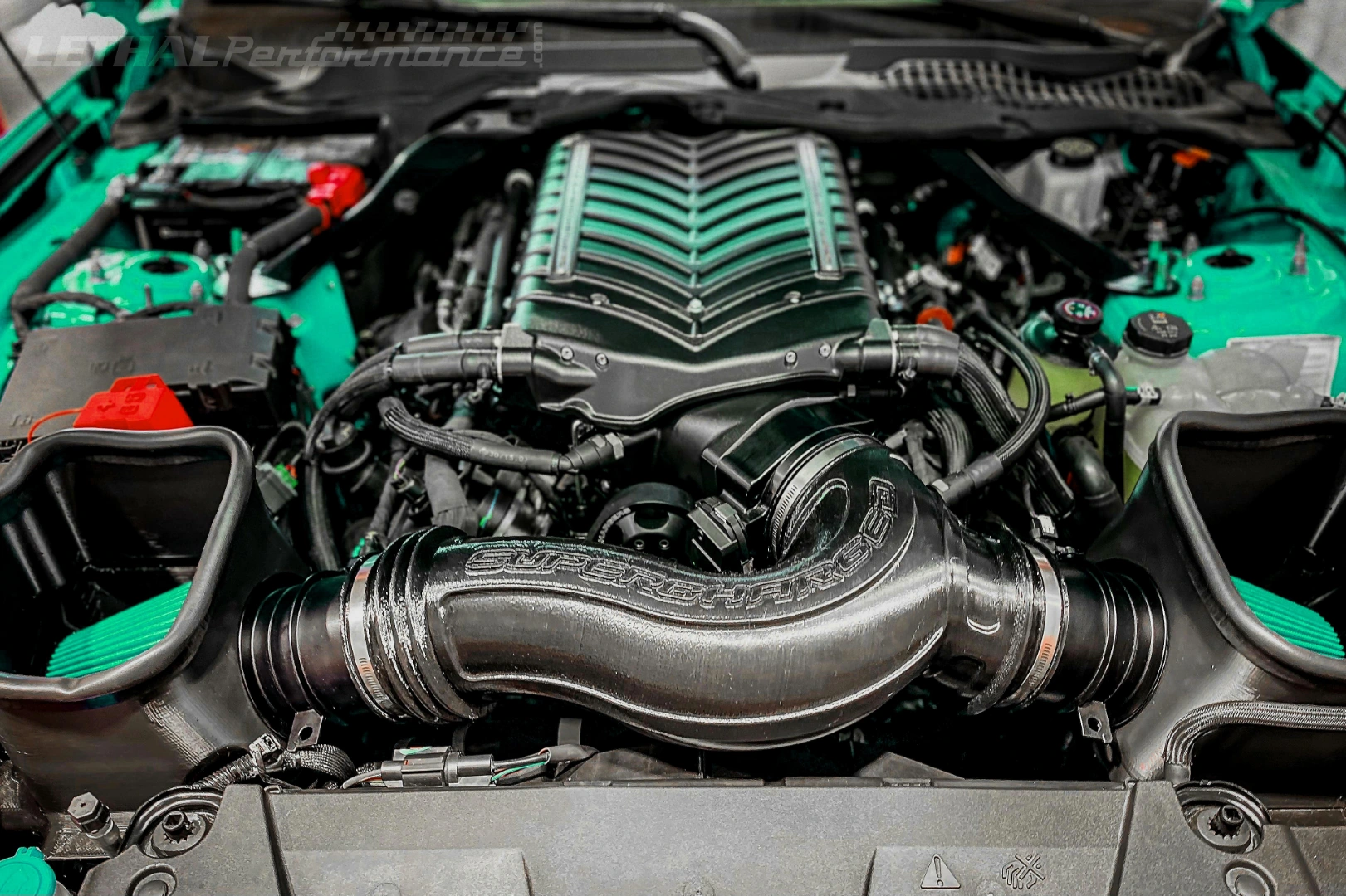 یک خودروی دارای سوپرشارژر